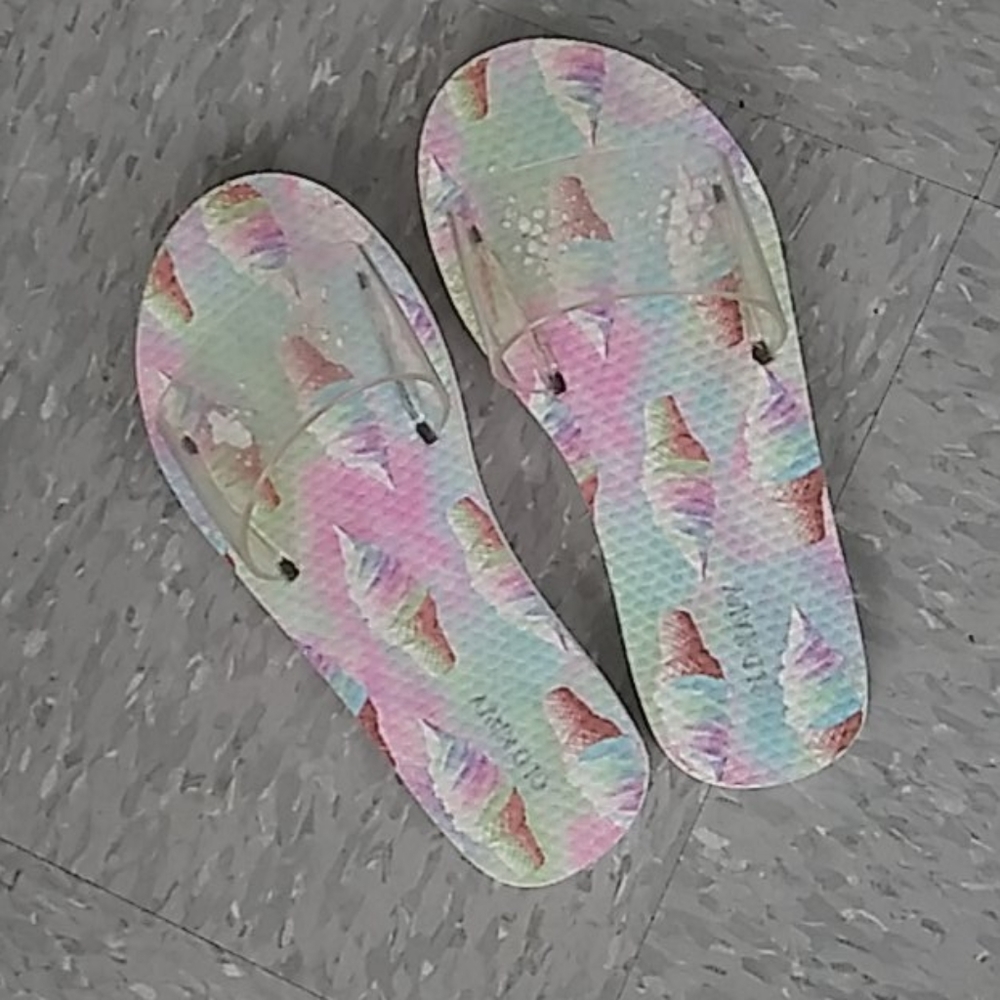 Shoes - Picture 2 of 4